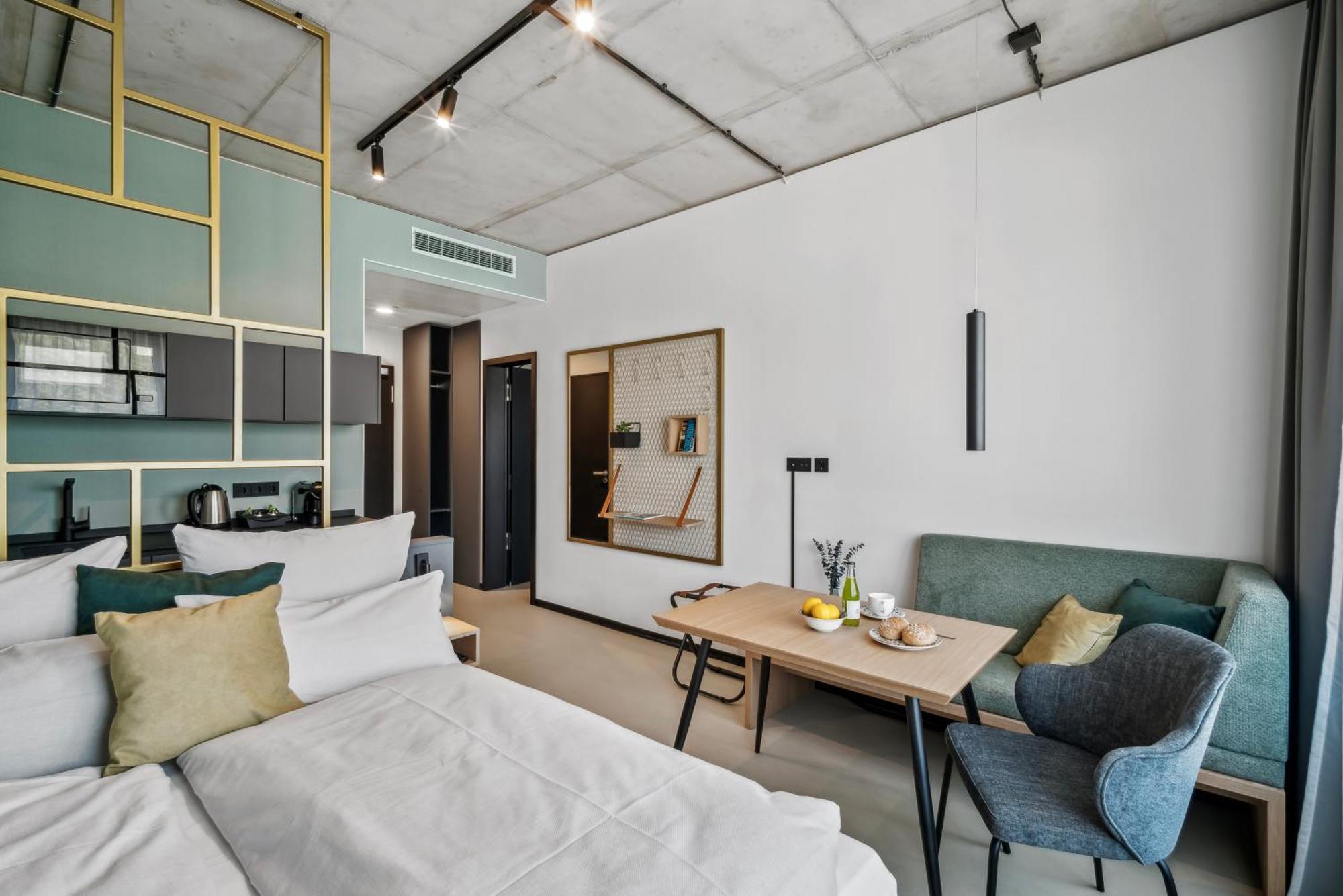 Aparthotel Nena East *