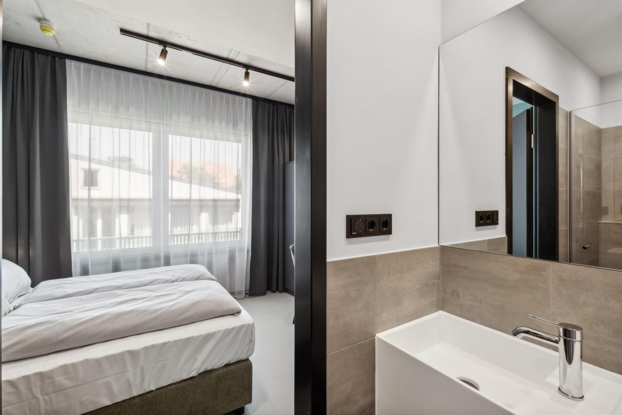Nena East Aparthotel München