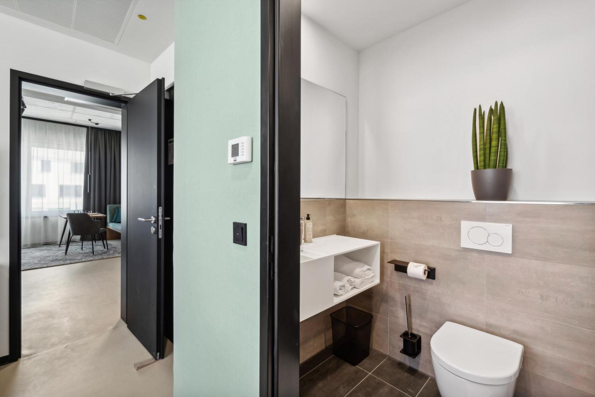 Nena East Aparthotel