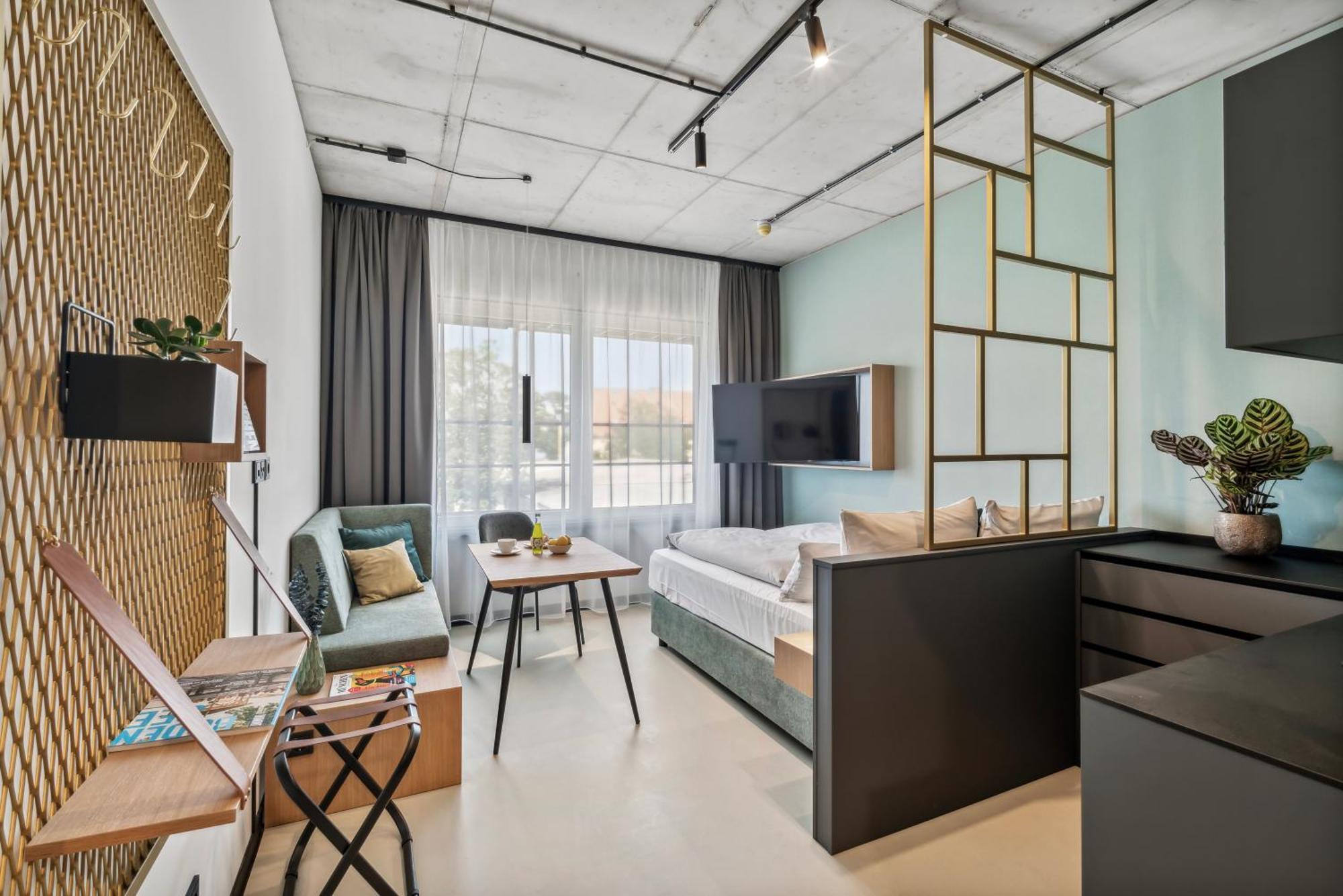 Nena East Aparthotel