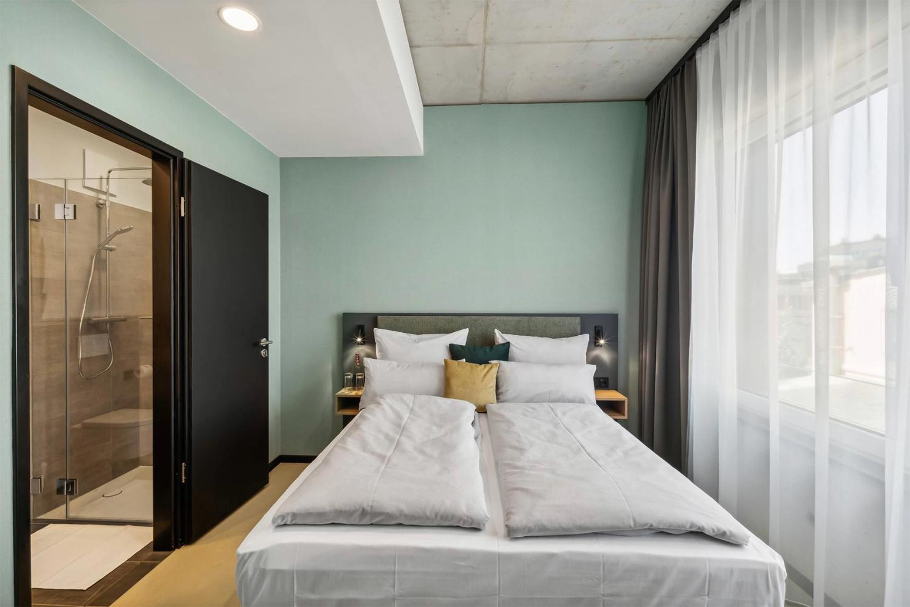 Nena East Aparthotel