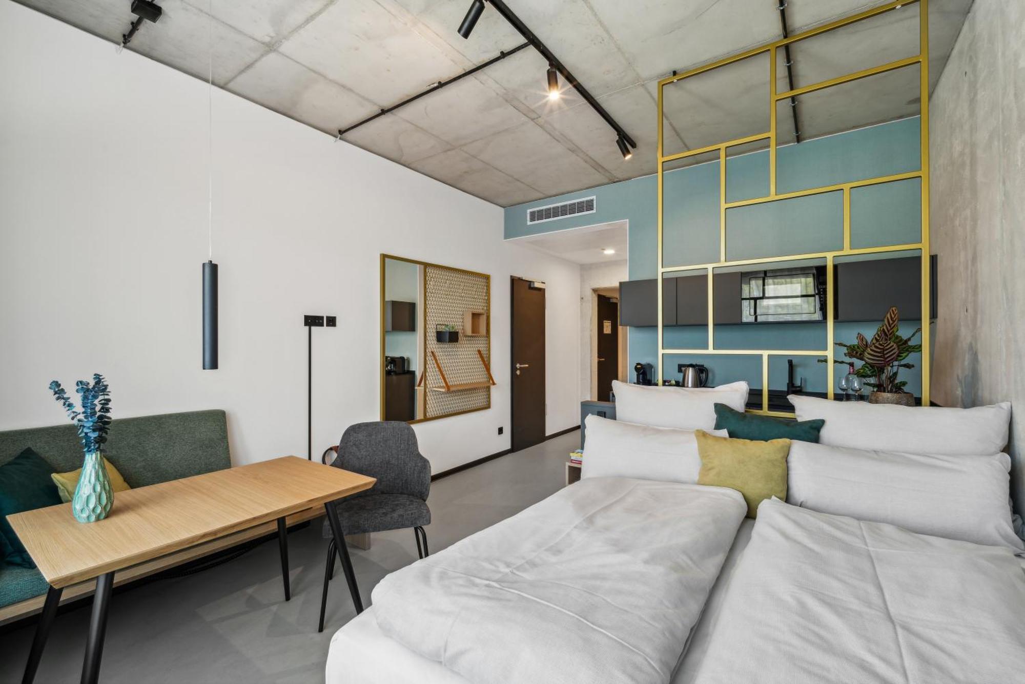 Nena East Aparthotel *