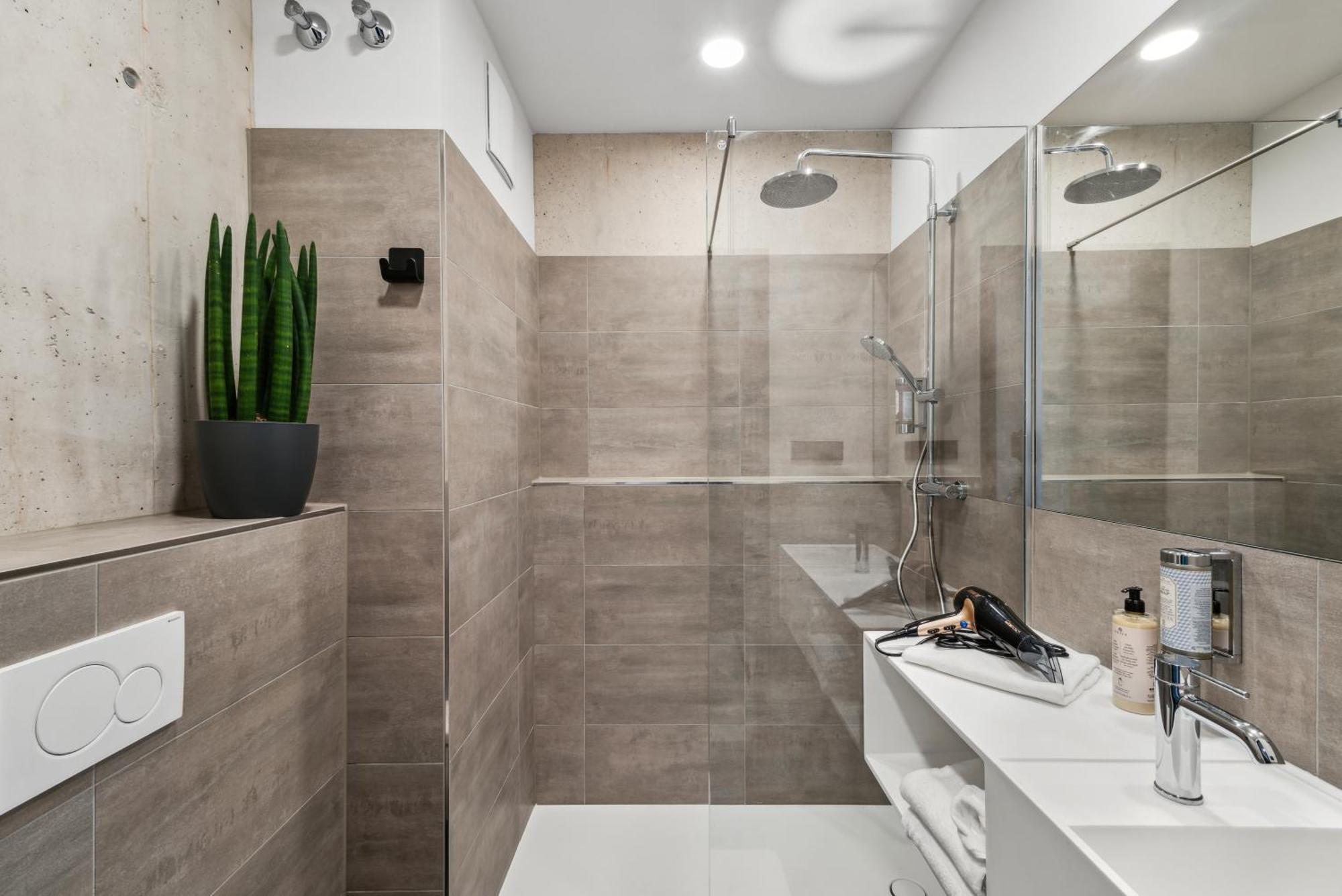 Aparthotel Nena East *